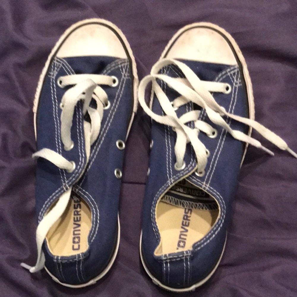 Converse low top boys size 1.5